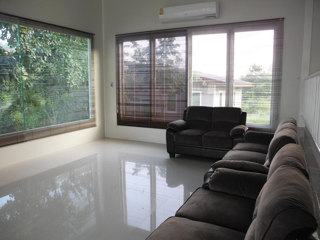 Wind Hills Hotel Nakhonratchasima Værelse billede